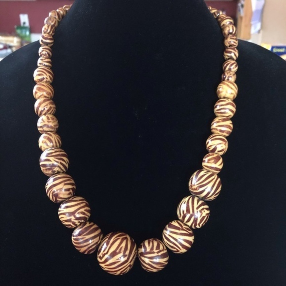 Vintage animal print necklace